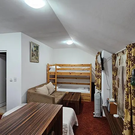 Pamporovo, Ski-in Ski-out, Family Apartment, Lift Access Appartement