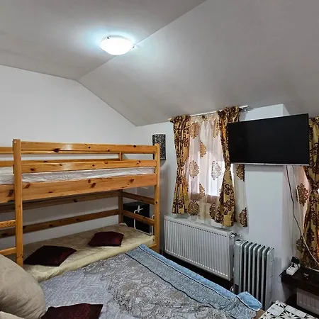 Pamporovo, Ski-in Ski-out, Family Apartment, Lift Access *