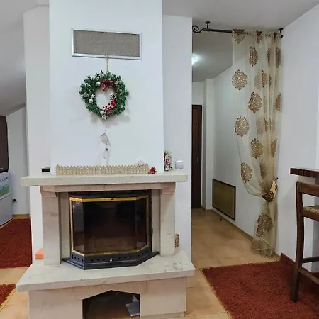 Pamporovo, Ski-in Ski-out, Family Apartment, Lift Access Apartament